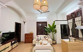 Lushstay Boho - Hanoi Train Station